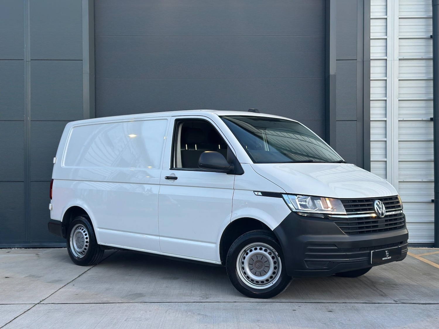 Used Volkswagen Transporter for sale - 77305477: Photo 1