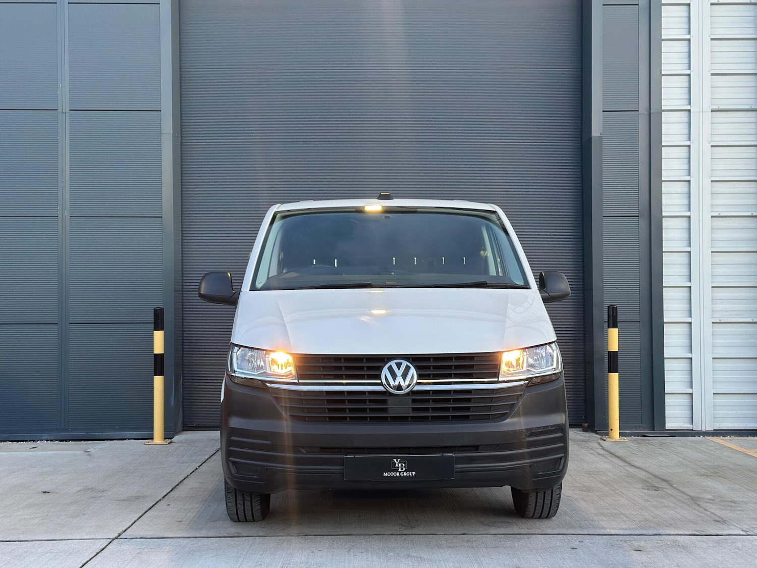 Used Volkswagen Transporter for sale - 77305477: Photo 2
