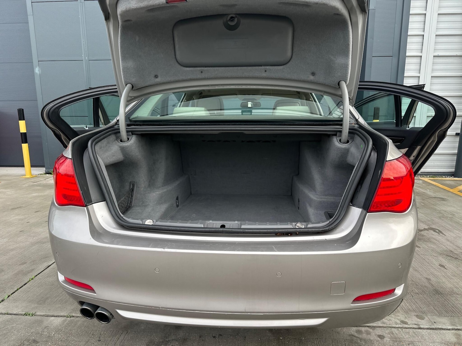 Used BMW 7 Series 2010 for sale - 77135959: Photo 11