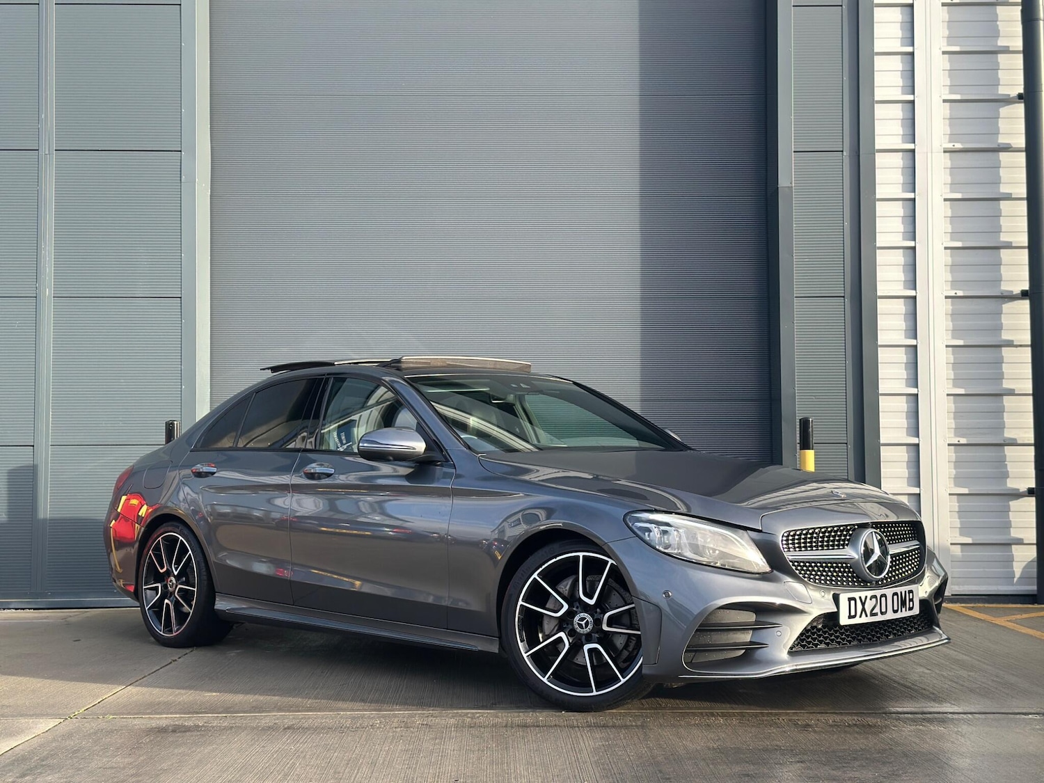 Used Mercedes-Benz C Class 2020 for sale - 77411780: Photo 1