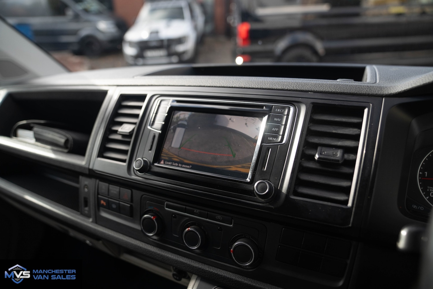 Used Volkswagen Transporter 2018 for sale - 76566359: Photo 14