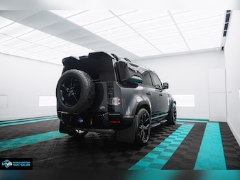 Used Land Rover Defender 2024 for sale - 78568296: Photo
