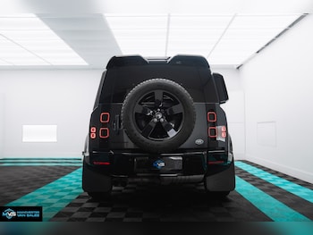 Used Land Rover Defender 2024 for sale - 78568296: Photo