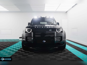 Used Land Rover Defender 2025 for sale - 78108989: Photo