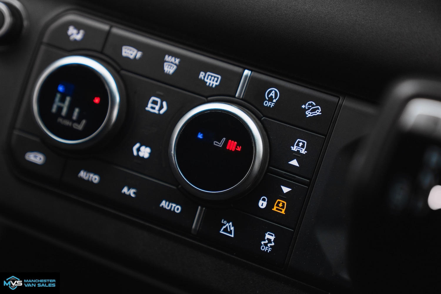 Used Land Rover Defender 2023 for sale - 76638695: Photo 16