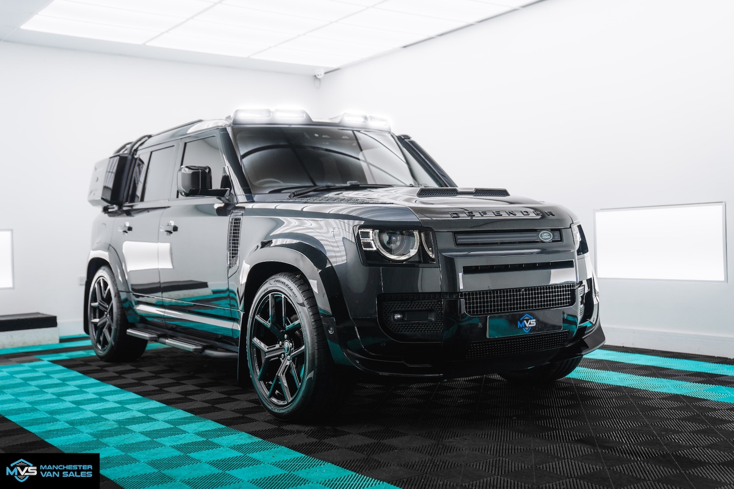 Used Land Rover Defender 2023 for sale - 76638695: Photo 17