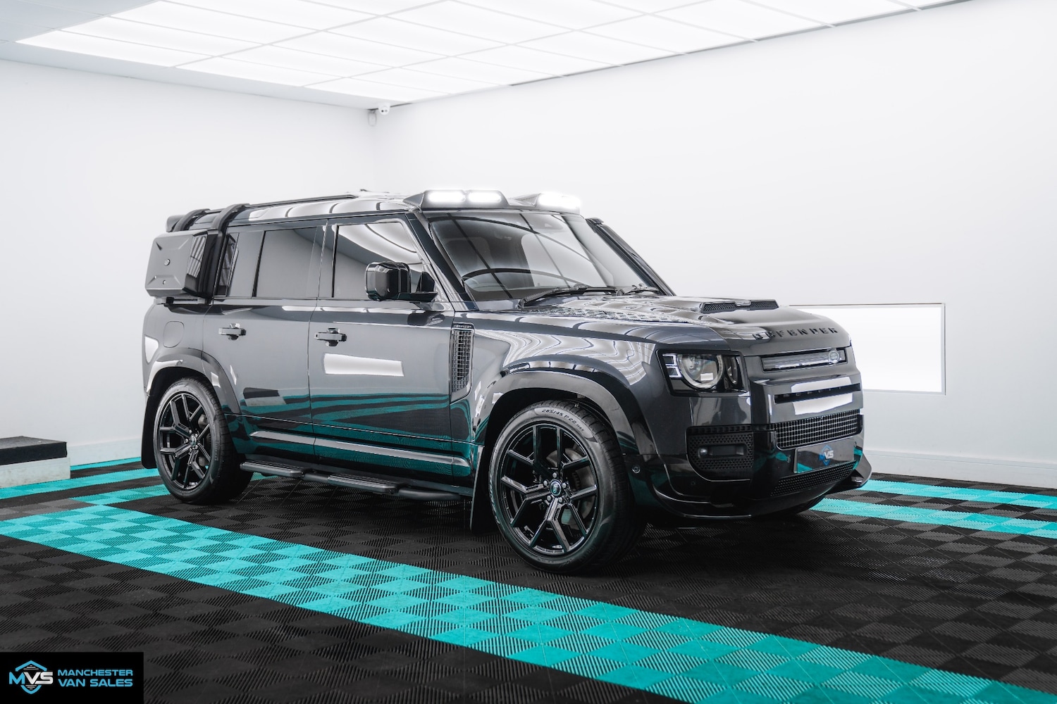 Used Land Rover Defender 2023 for sale - 76638695: Photo 18