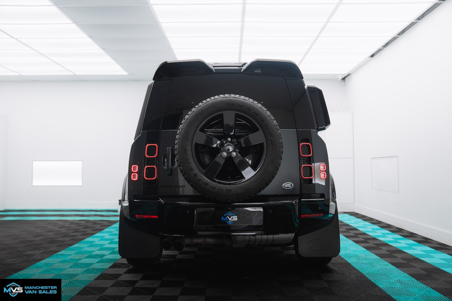 Used Land Rover Defender 2023 for sale - 76638695: Photo 6