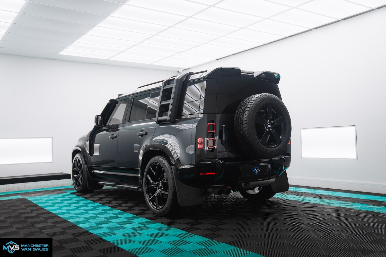 Used Land Rover Defender 2023 for sale - 76638695: Photo 7