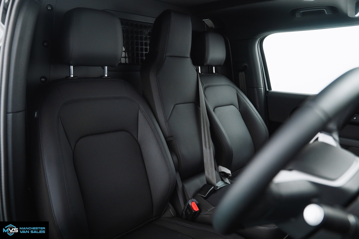 Used Land Rover Defender 2025 for sale - 77629033: Photo 4