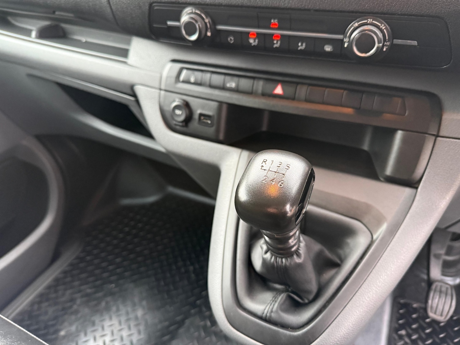 Used Vauxhall Vivaro 2020 for sale - 77616889: Photo 8