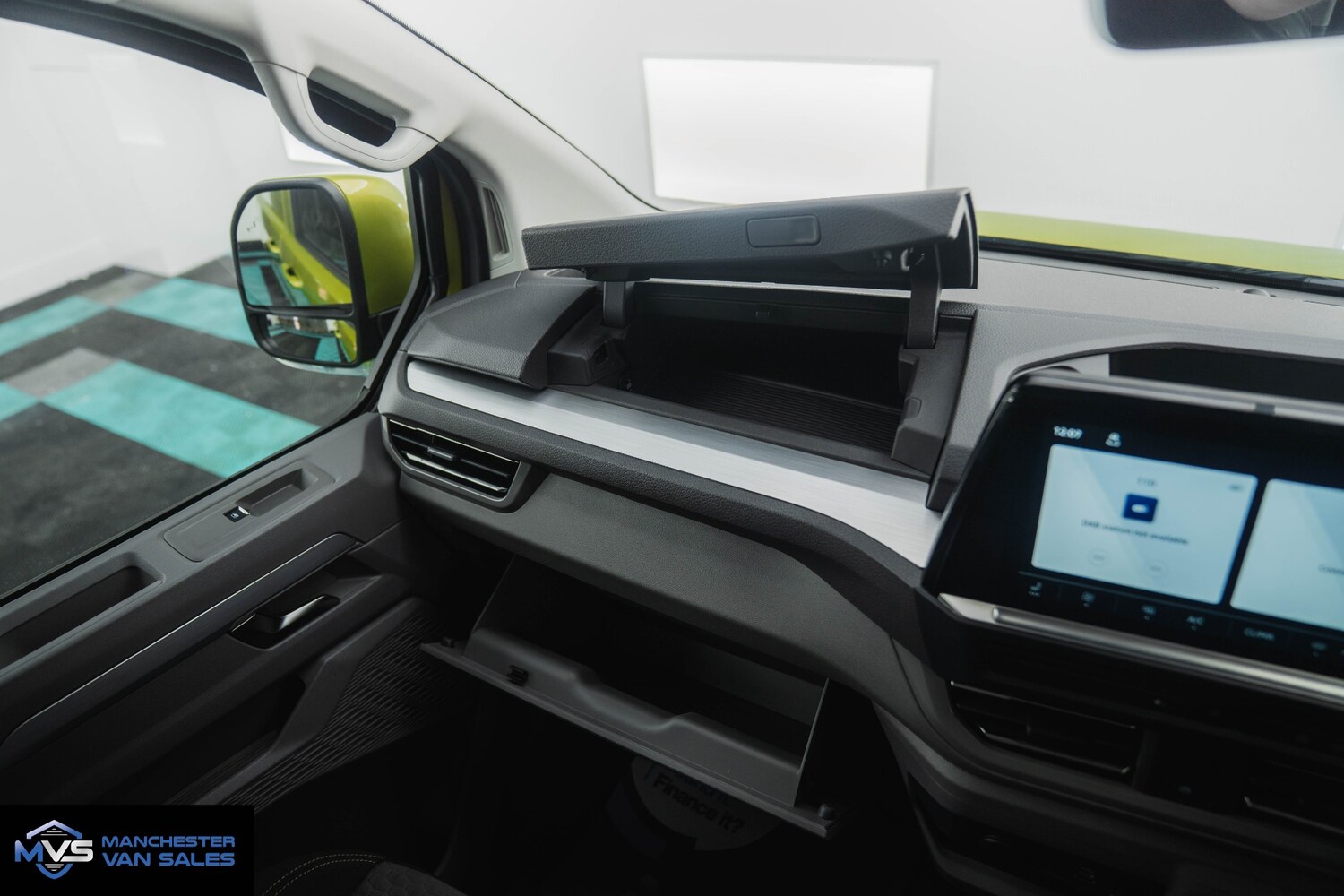 Used Volkswagen Transporter for sale - 76401987: Photo 15