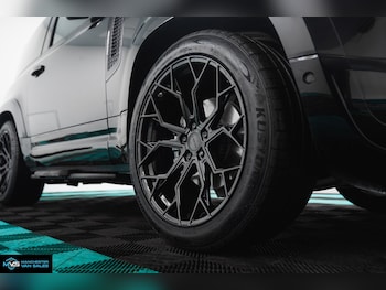 Used Land Rover Defender 2025 for sale - 77961771: Photo