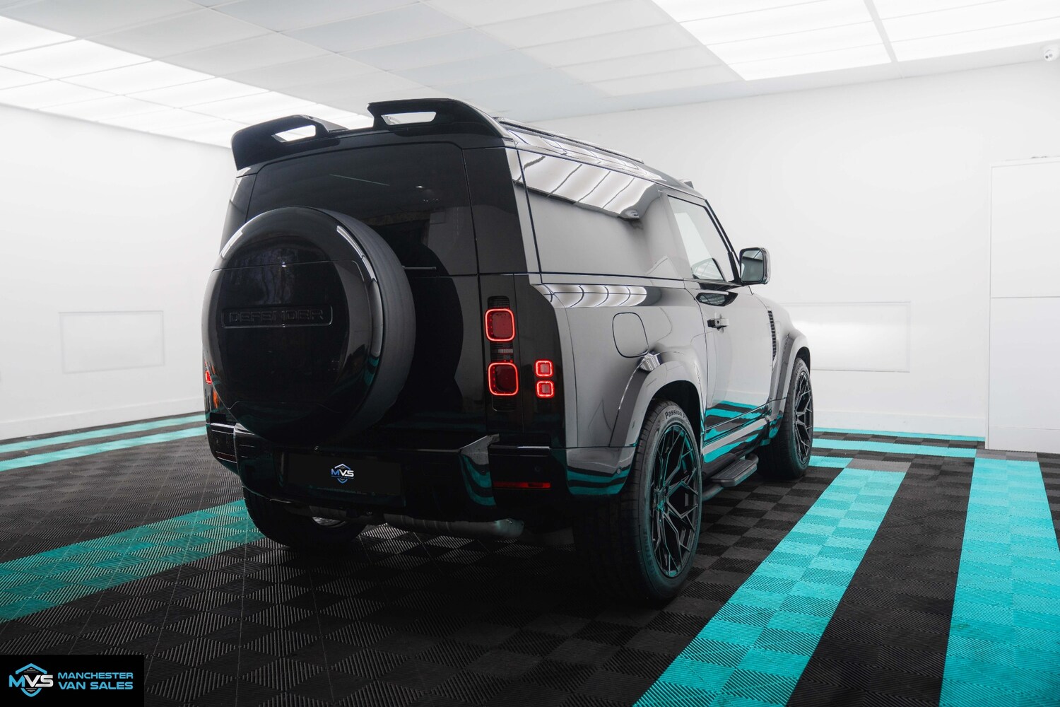 Used Land Rover Defender 2025 for sale - 77961771: Photo 4