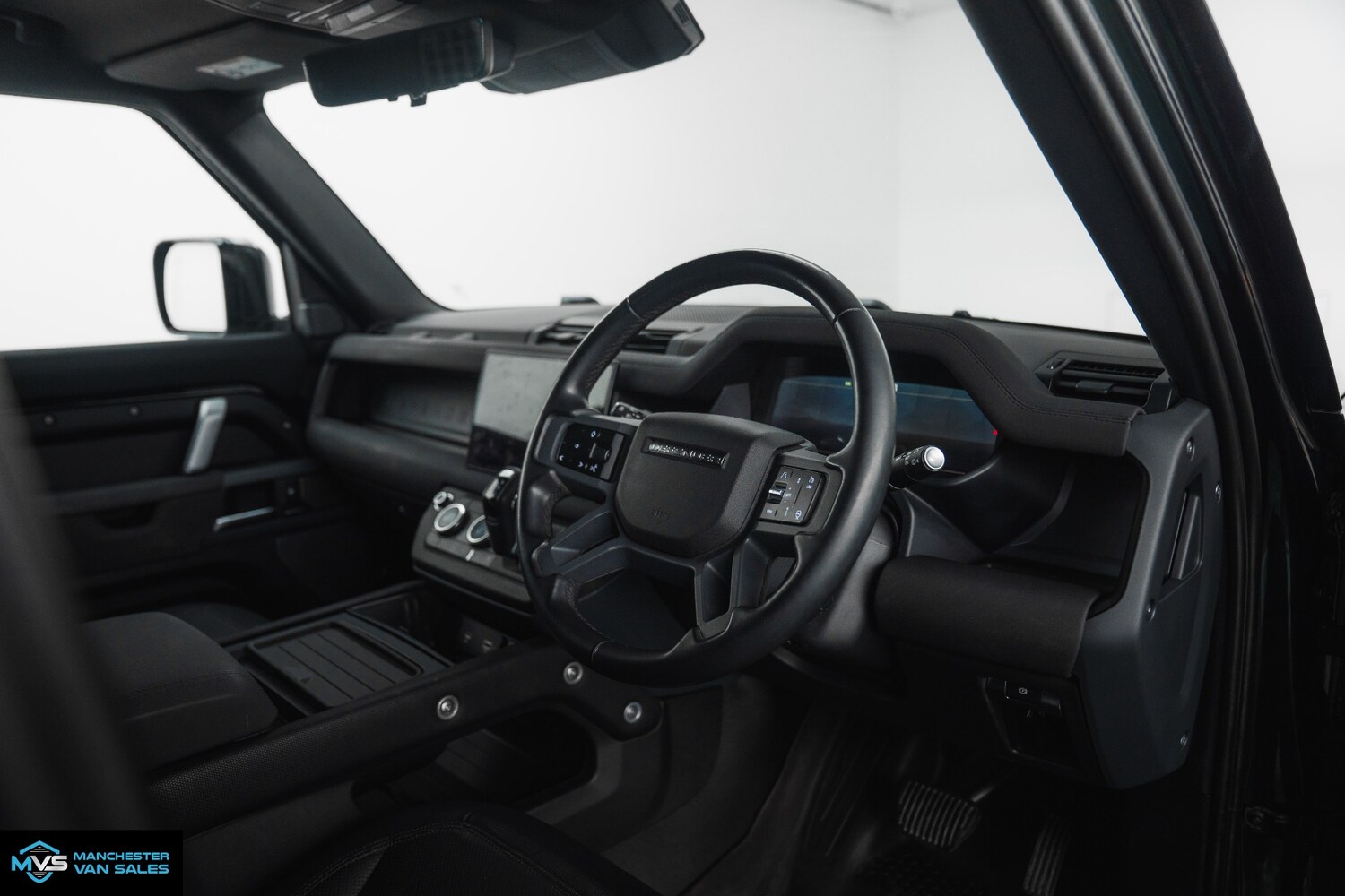 Used Land Rover Defender 2023 for sale - 77628840: Photo 11