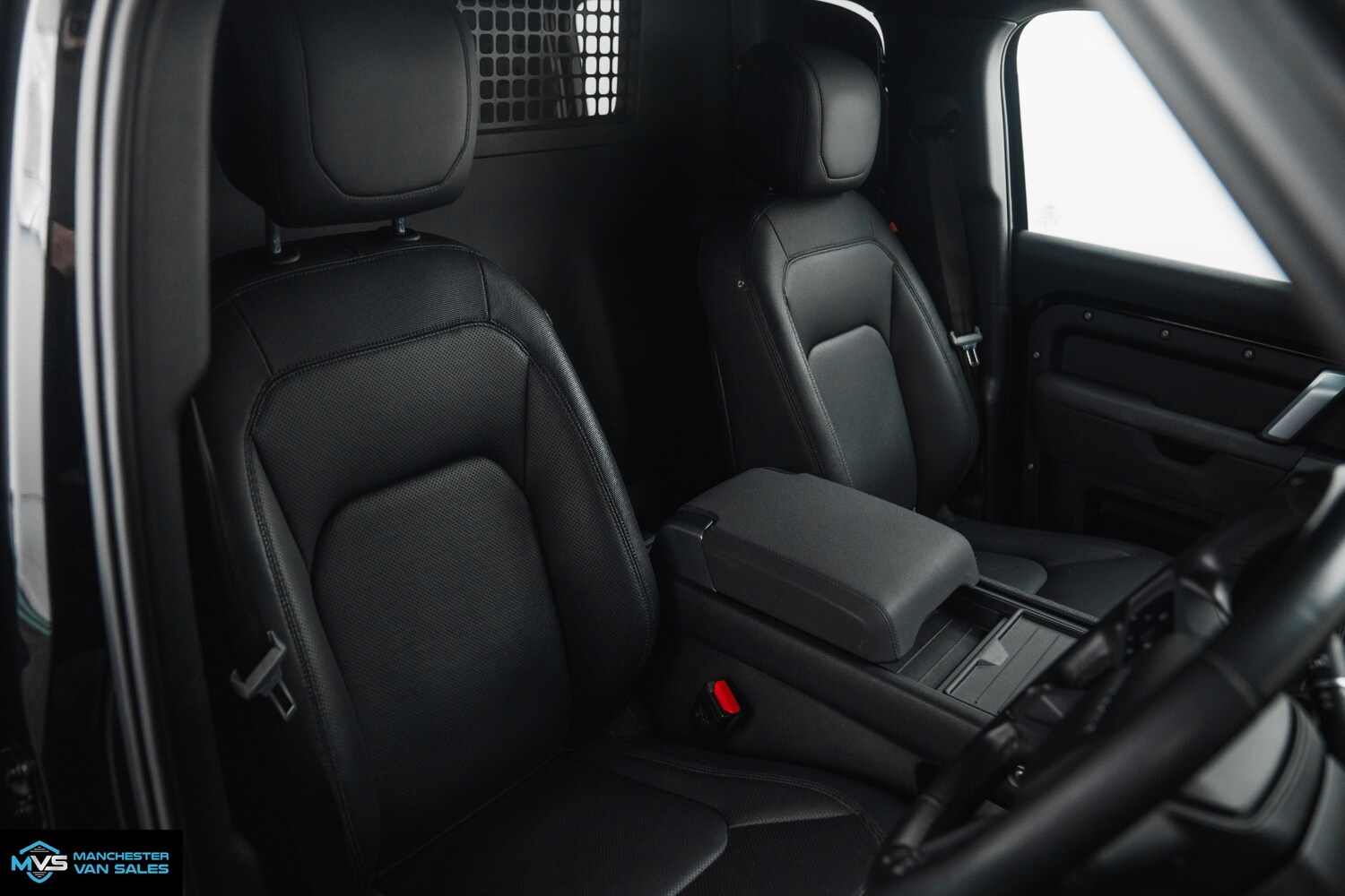 Used Land Rover Defender 2023 for sale - 77628840: Photo 12