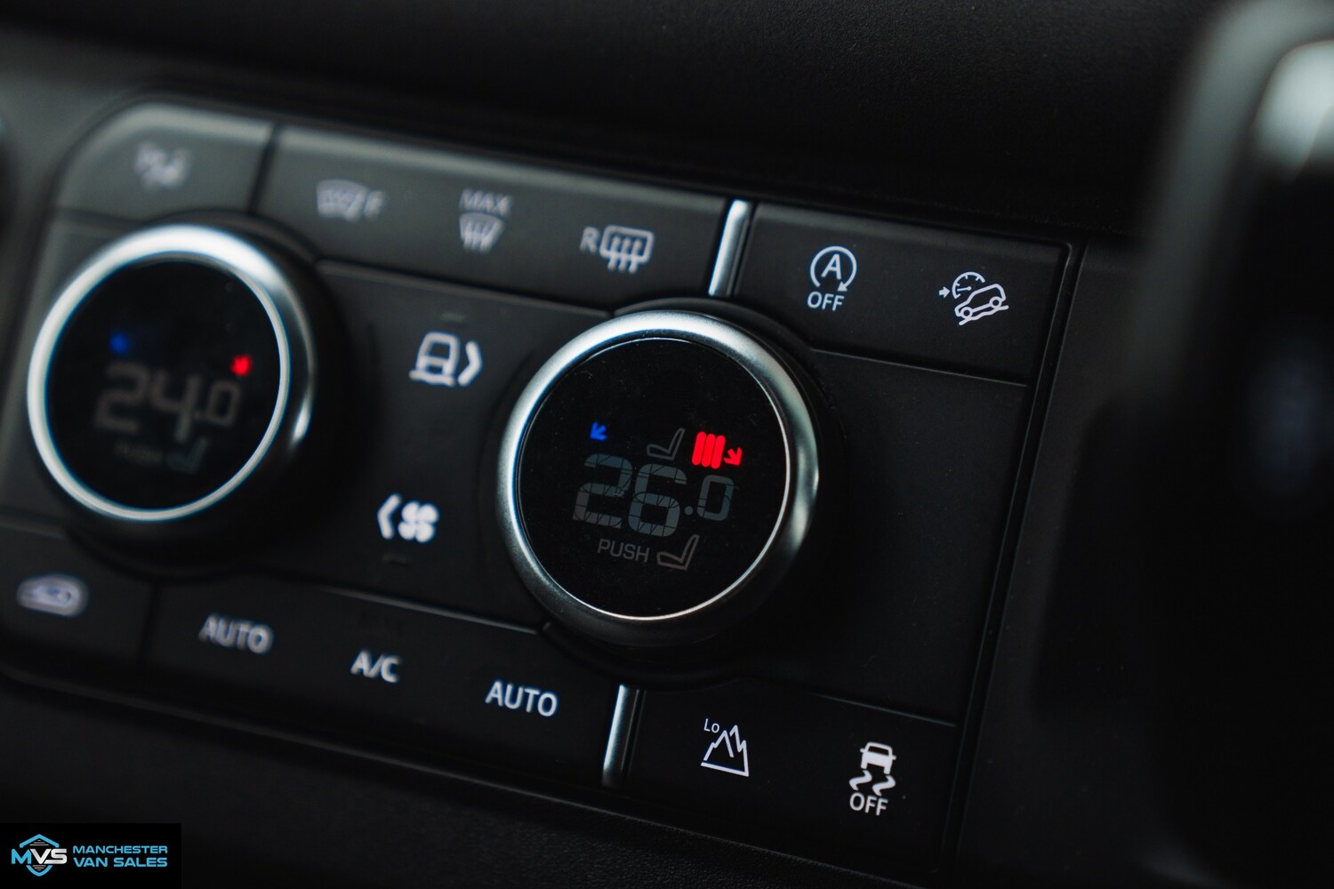 Used Land Rover Defender 2023 for sale - 77628840: Photo 17