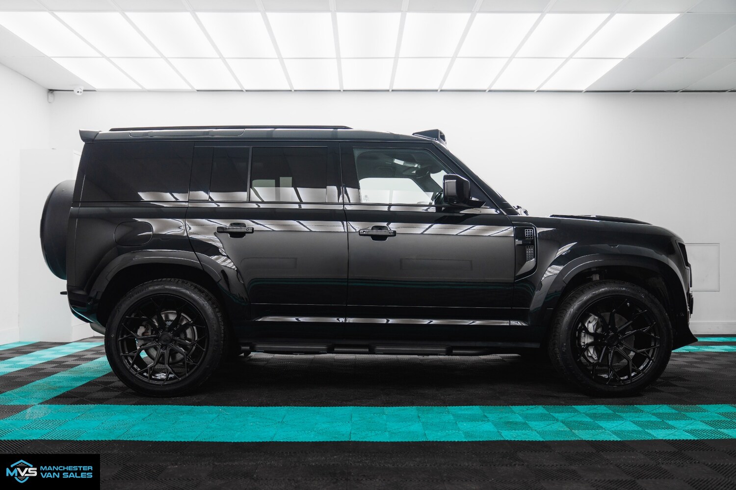 Used Land Rover Defender 2023 for sale - 77628840: Photo 27