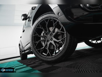 Used Land Rover Defender 2023 for sale - 77628840: Photo