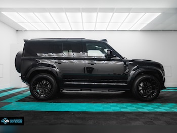 Used Land Rover Defender 2023 for sale - 77628840: Photo
