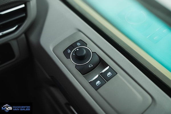 Used Volkswagen Transporter 2025 for sale - 75512572: Photo 25