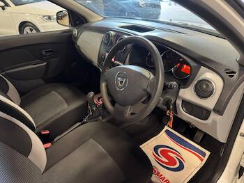 Used Dacia Sandero 2014 for sale - 79675442: Photo