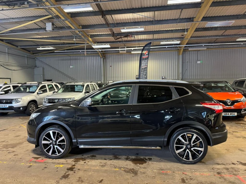 Used Nissan Qashqai 2015 for sale - 77642523: Photo 4