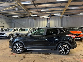 Used Nissan Qashqai 2015 for sale - 77642523: Photo