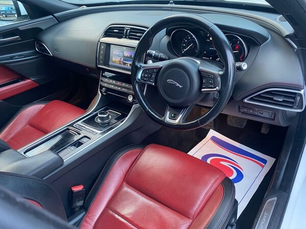 Used Jaguar XE 2017 for sale - 69848666: Photo 12