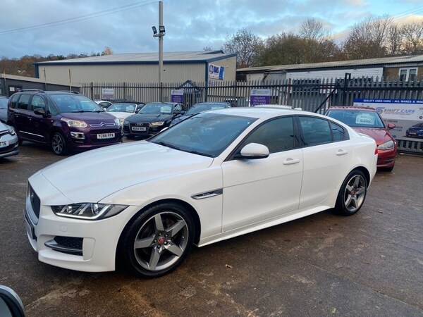 Used Jaguar XE 2017 for sale - 69848666: Photo 4