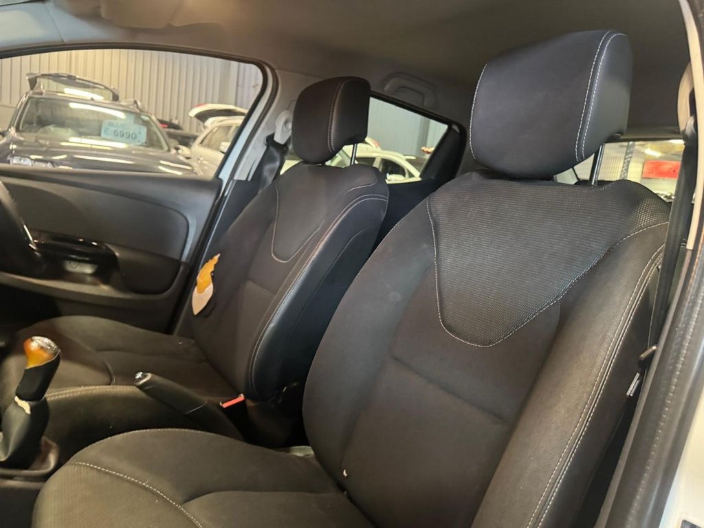 Used Renault Clio 2014 for sale - 77990851: Photo 15