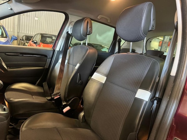 Used Renault Scenic 2012 for sale - 74065731: Photo 12