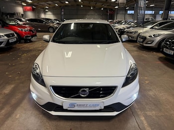 Used Volvo V40 2016 for sale - 76527193: Photo