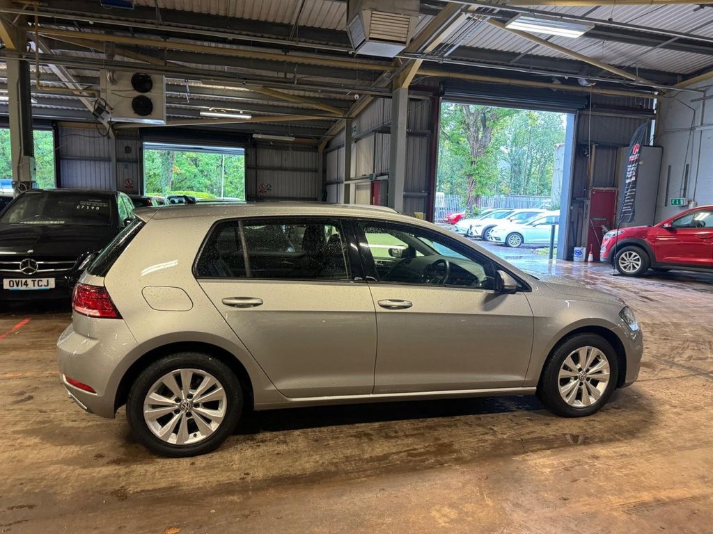Used Volkswagen Golf 2017 for sale - 76202918: Photo 8