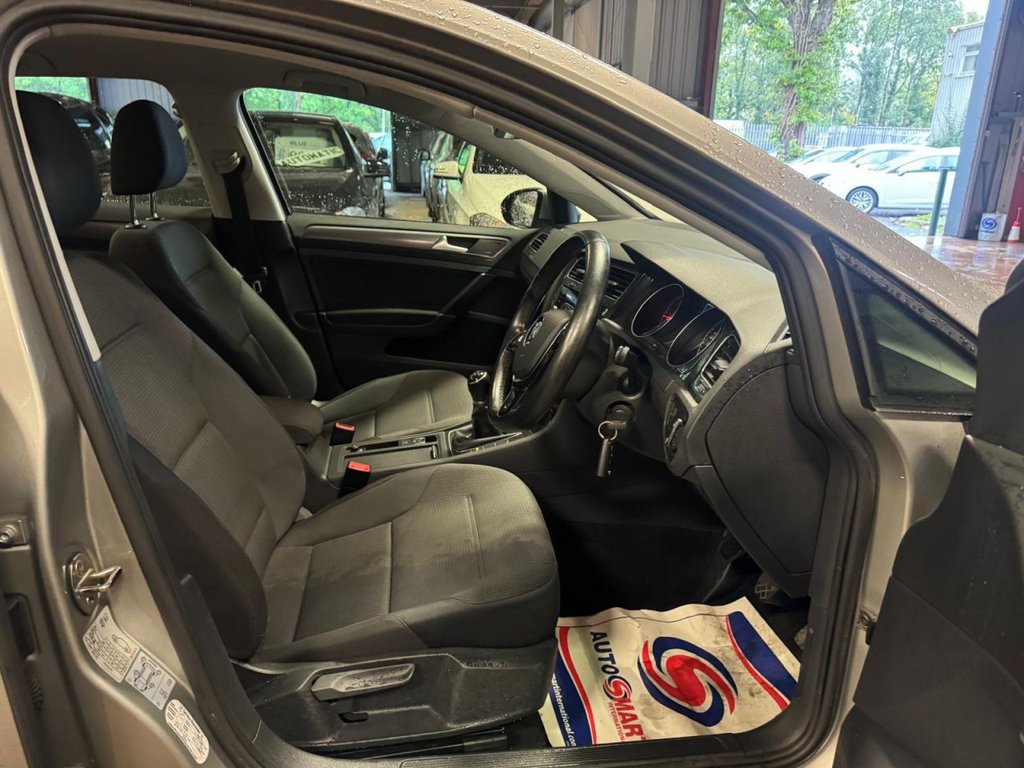 Used Volkswagen Golf 2017 for sale - 76202918: Photo 9