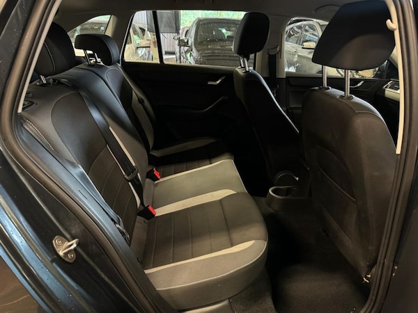 Used Skoda Rapid Spaceback 2017 for sale - 75654319: Photo 12