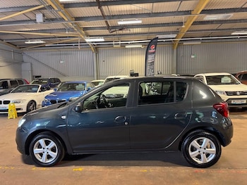 Used Dacia Sandero 2017 for sale - 79046394: Photo