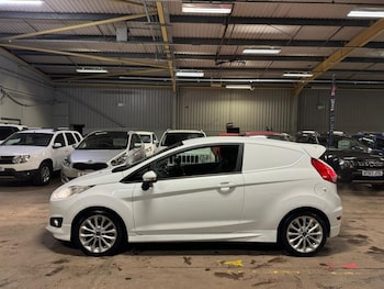 Used Ford Fiesta 2017 for sale - 77436775: Photo