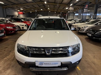 Used Dacia Duster 2015 for sale - 76910397: Photo