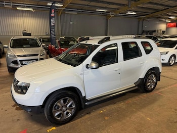 Used Dacia Duster 2015 for sale - 76910397: Photo