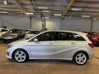 Used Mercedes-Benz B Class 2015 for sale - 76470001: Photo