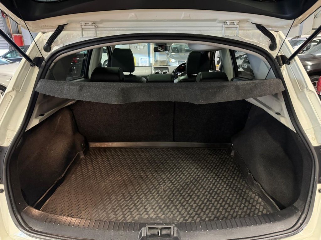 Used Nissan Qashqai 2013 for sale - 77226907: Photo 13