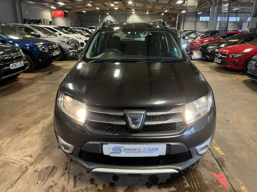 Used Dacia Sandero Stepway 2014 for sale - 77421736: Photo 2