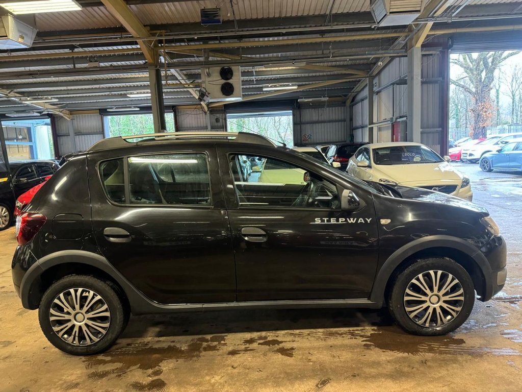Used Dacia Sandero Stepway 2014 for sale - 77421736: Photo 8