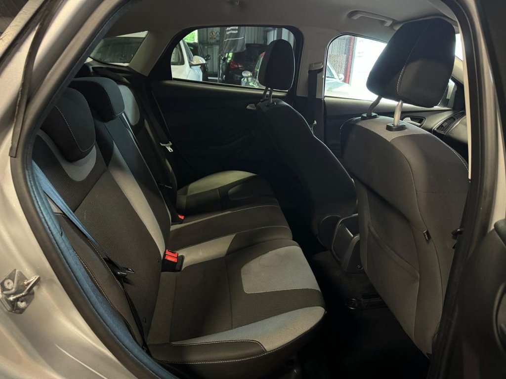 Used Ford Focus 2012 for sale - 76617354: Photo 11