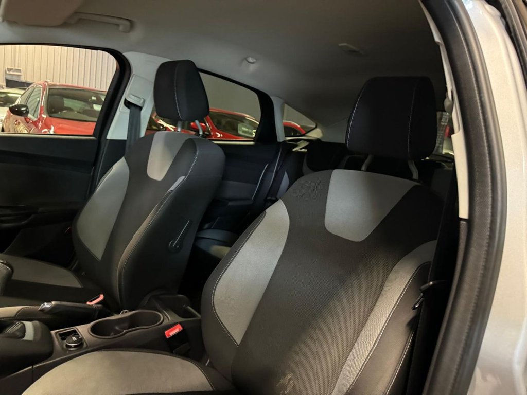 Used Ford Focus 2012 for sale - 76617354: Photo 15