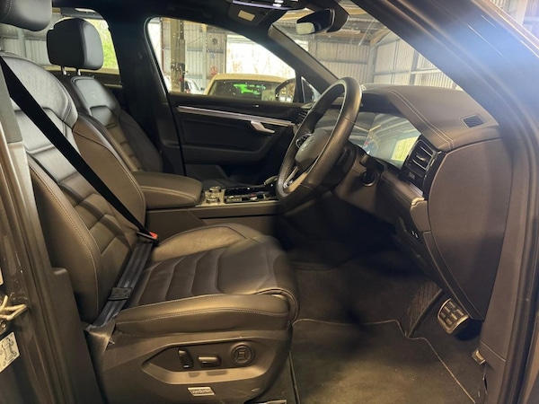 Used Volkswagen Touareg 2023 for sale - 74105750: Photo 10