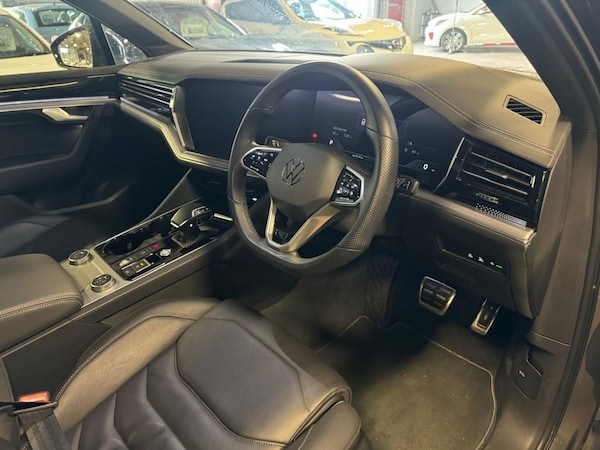 Used Volkswagen Touareg 2023 for sale - 74105750: Photo 11