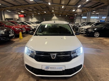 Used Dacia Sandero 2017 for sale - 75937712: Photo