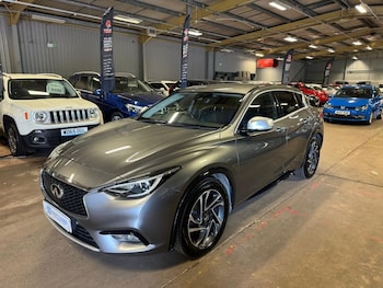 Used Infiniti Q30 2017 for sale - 78569522: Photo